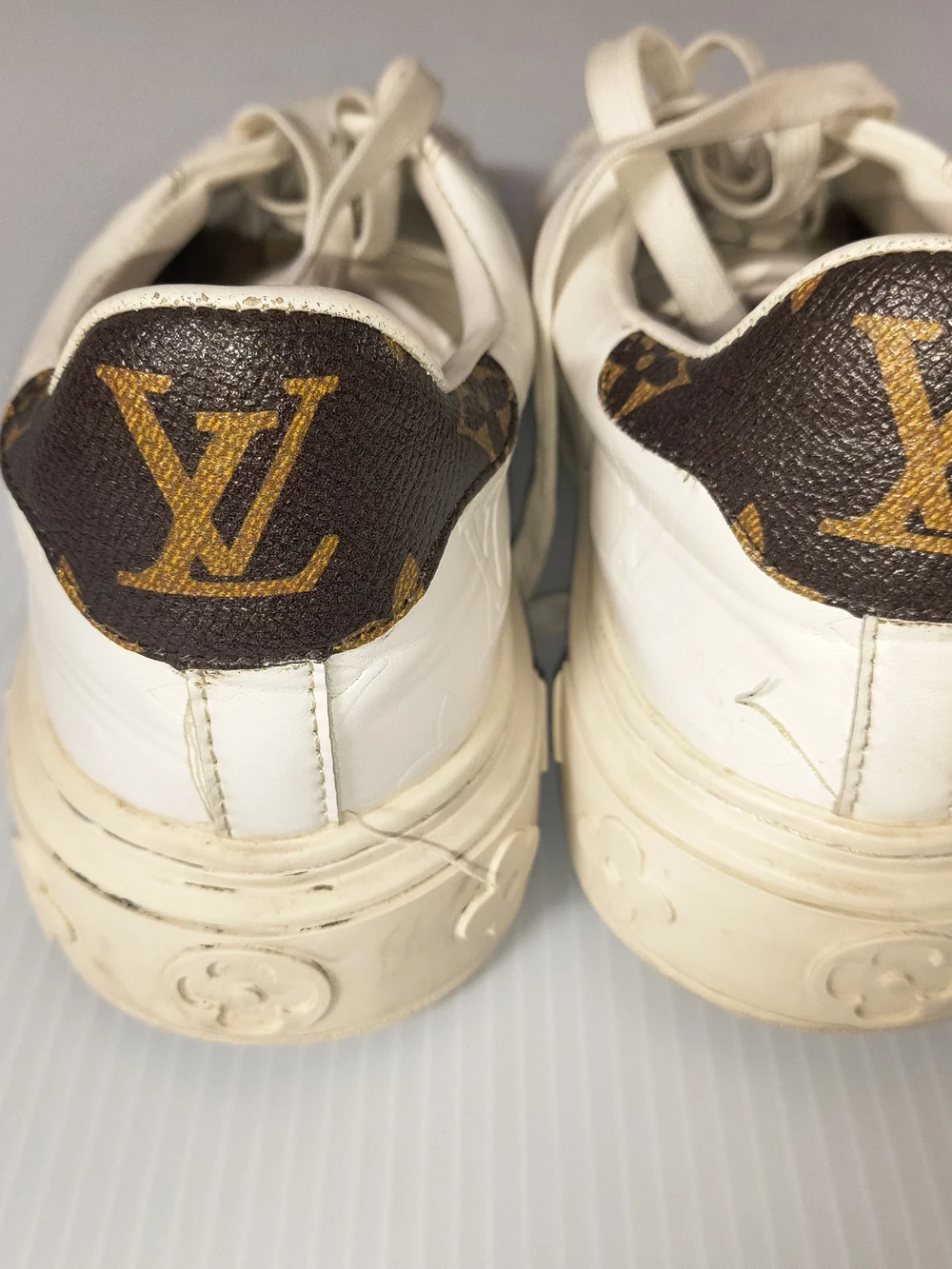 Louis Vuitton White Low-Top Monogram Embossed Sneaker Size 8